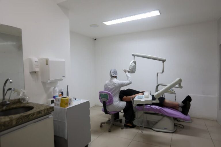 Clínica odontológica consolida atuação com atendimento personalizado e equipe multidisciplinar
