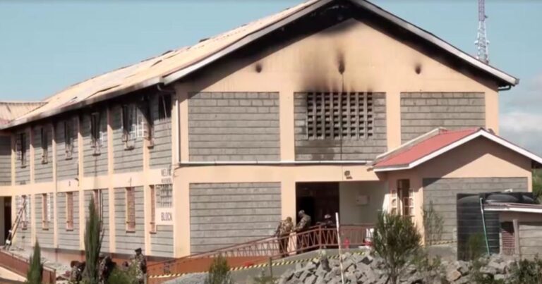 Incêndio em escola feminina no Quênia deixa 16 mortos e quase 80 feridos