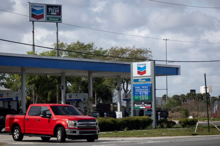 Preço da gasolina nos EUA entra em trajetória de queda na semana