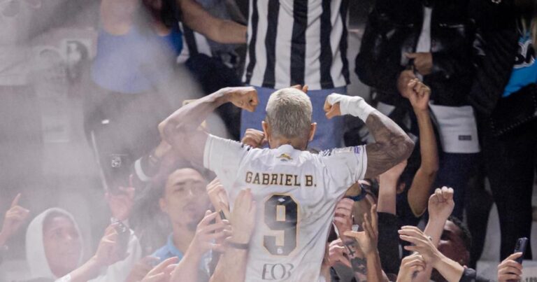 Cuca revela pedido de desculpa de Gabigol após expulsão: ‘O torcedor pode xingar, o atleta não’