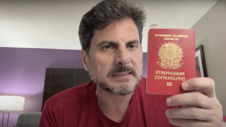 Marcos do Val diz que Moraes autorizou devolução de passaporte