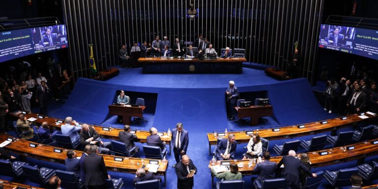 Contra o povo: Alcolumbre trava tramitação da PEC do fim da 6×1 no Senado