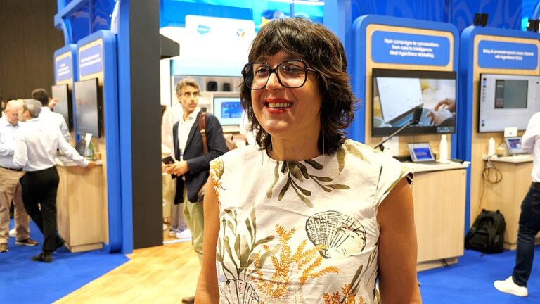 França: líder da Salesforce diz que gestores e trabalhadores têm de se adaptar à IA