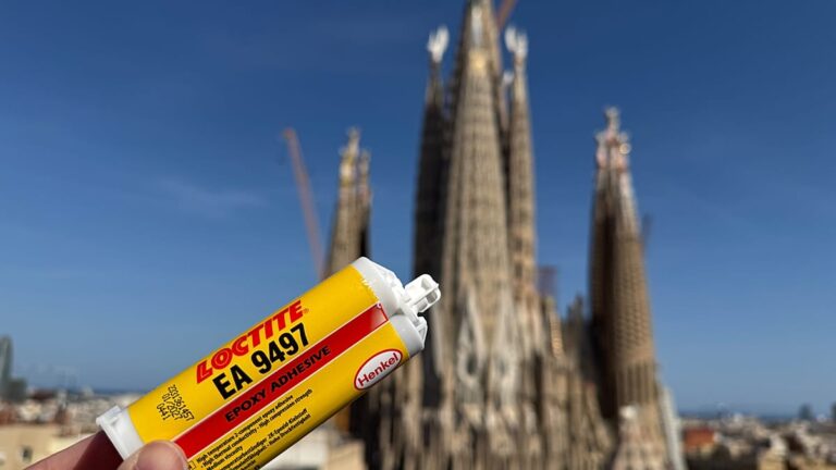 Adesivo é chave para concluir torres centrais da Sagrada Família