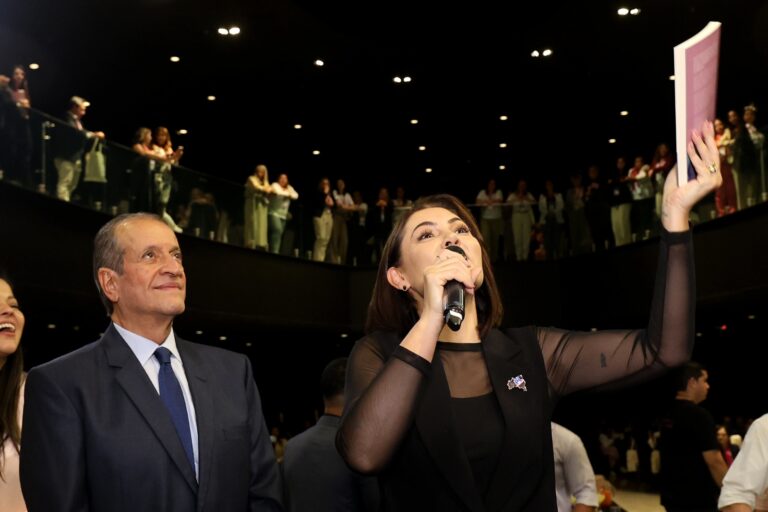 Rachado: Valdemar Costa Neto diz que “admira coragem” e sinaliza apoio a Michelle em briga com Flávio Bolsonaro, ainda pode ser trocado