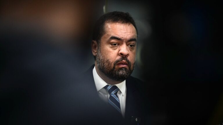 Banco Master: PF acessa celular de Cláudio Castro e provoca apreensão entre bolsonaristas
