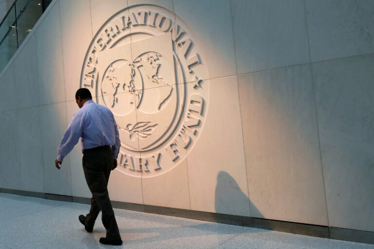 FMI destaca resiliência da economia brasileira e projeta PIB de 2,5%