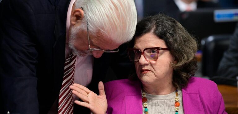 Jaques Wagner deseja sucesso a Teresa Leitão na liderança do governo no Senado