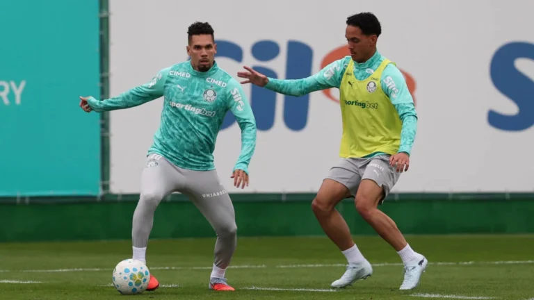 Paulinho treina integralmente, e Palmeiras atualiza condição de Vitor Roque em primeira atividade