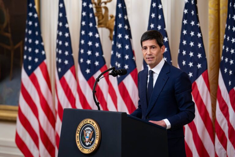 Acordo EUA-Irã e estreia de Kevin Warsh marcam decisão sobre juros americanos