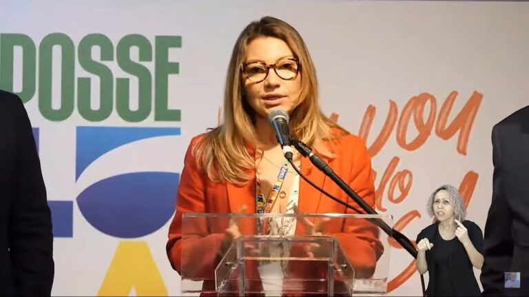 Janja responde ataque de Silas Malafaia e deixa pastor sem reação