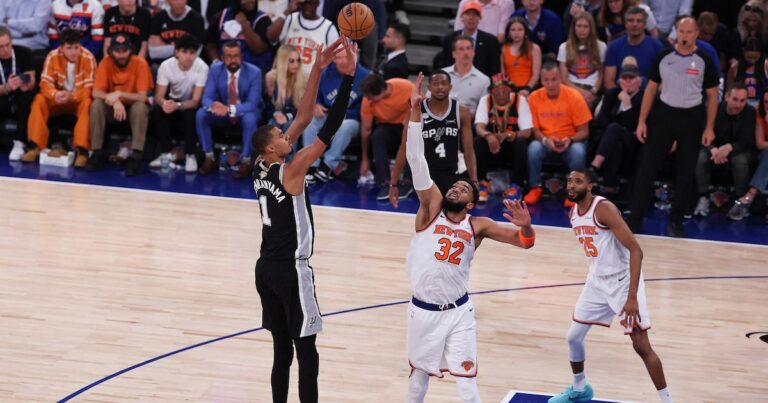 Com presença de Trump na NBA, Wembanyama brilha e os Spurs vencem o Jogo 3 no Madison Square Garden