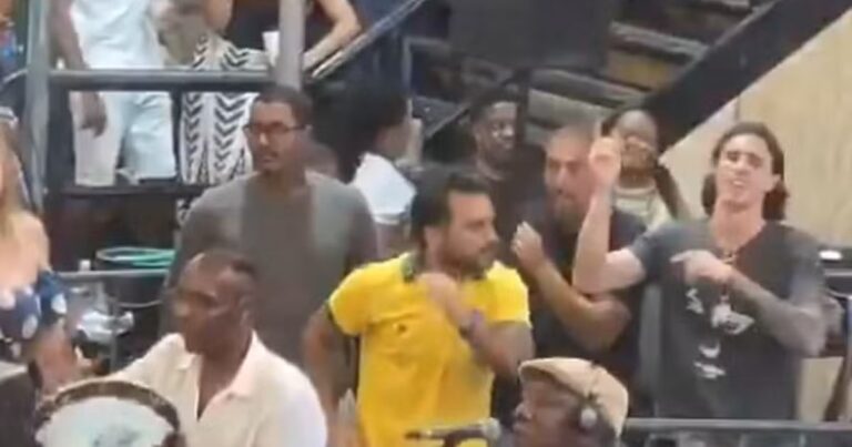 Jogador do Arsenal aproveita ausência de Itália na Copa e curte roda de samba no Rio; veja vídeo