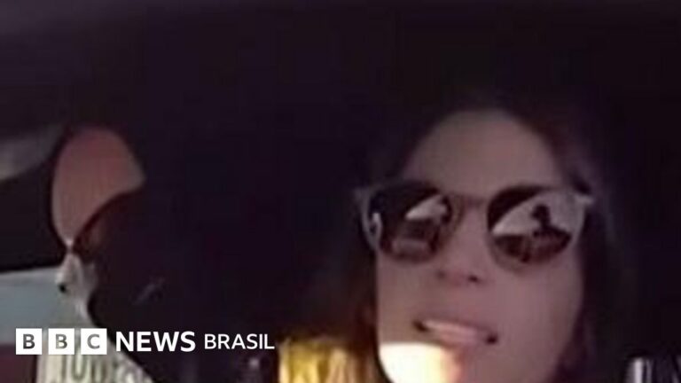 Mulher é multada por mexer no celular enquanto dirigia — mas ela tem apenas uma das mãos