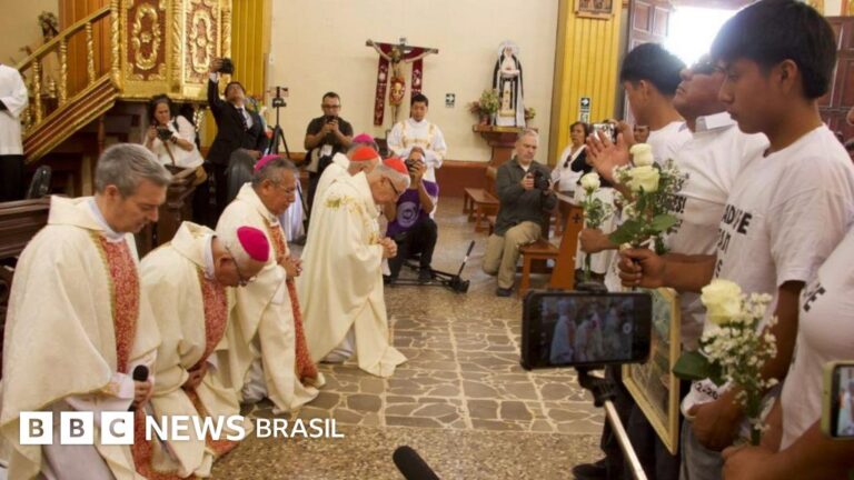 As desculpas de joelho que o Vaticano fez a povoado no Peru: ‘Fizeram o que queriam conosco porque somos pobres’