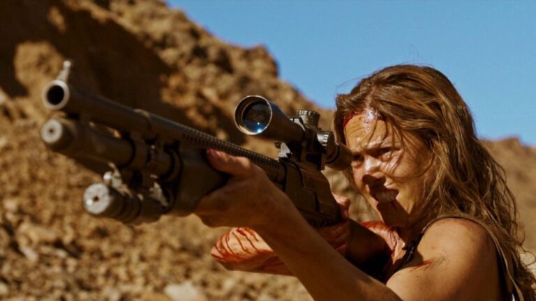 Fim de semana no streaming: Este thriller eletrizante da diretora de A Substância é perseguição implacável no meio do deserto