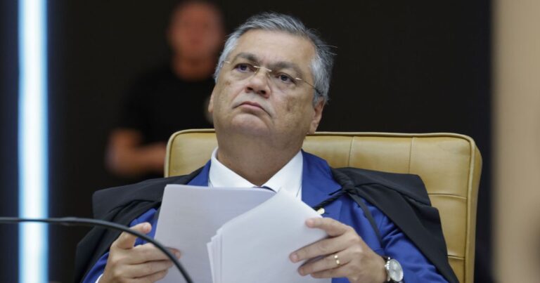 Flávio Dino cancela ida ao ‘Gilmarpalooza’ após sofrer fratura no pé