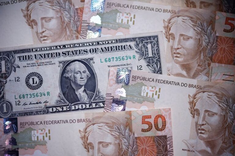 Mercado vê chance maior de manutenção dos juros após payroll forte
