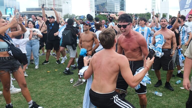 Vídeo. Argentina chega à final do Mundial e Buenos Aires explode em festa