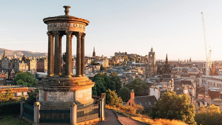 Reino Unido: taxa turística em Edimburgo já vigora, saiba quanto paga