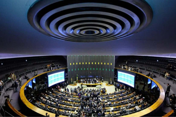 Congresso entra em recesso nesta sexta (17) com projetos pendentes para o 2º semestre