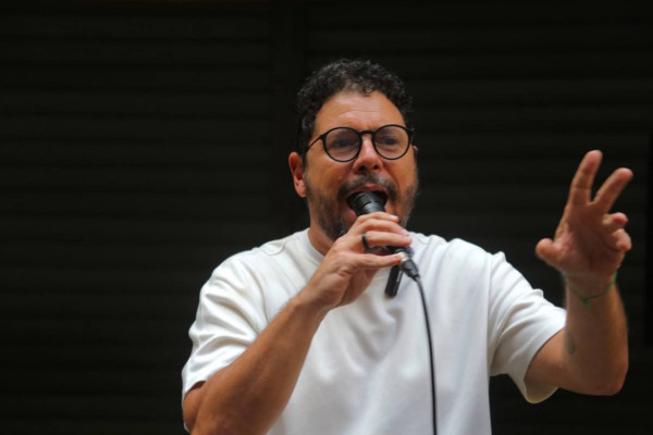 Ivan Moraes participa de ato contra projeto de privatização do bairro de Santo Antônio