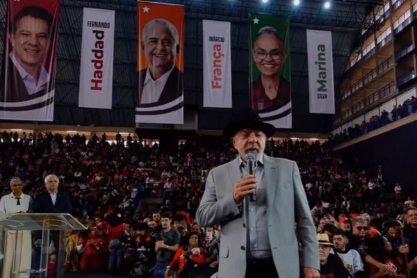 Lula usa convenção de Haddad para mandar recado: ‘não meta o dedo nas nossas eleições’
