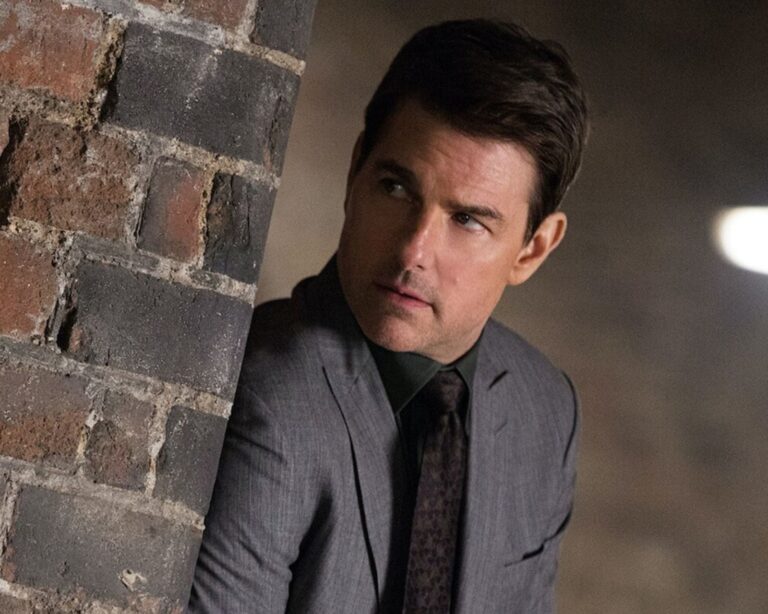 Rob Lowe sobre Tom Cruise: “Ele é uma fera. Eu o atingi com força e a próxima coisa de que me lembro é de acordar inconsciente no chão”