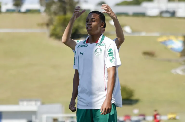 Palmeiras vence Flamengo e garante vaga na final da Copa do Brasil Sub-15