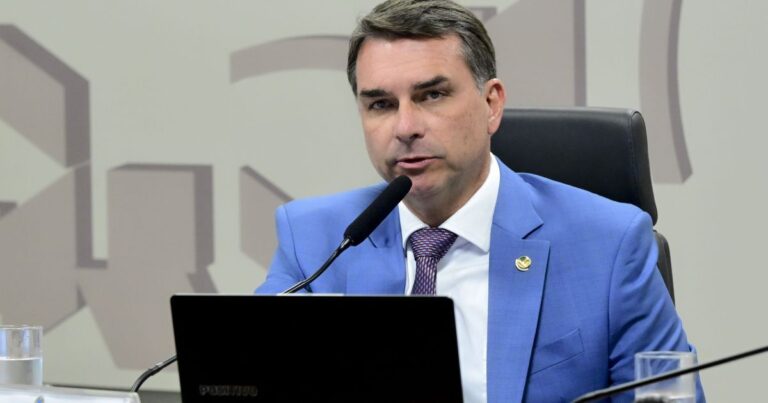 Campanha tenta reunir 50 mulheres em agenda com Flávio | Blogs | CNN Brasil