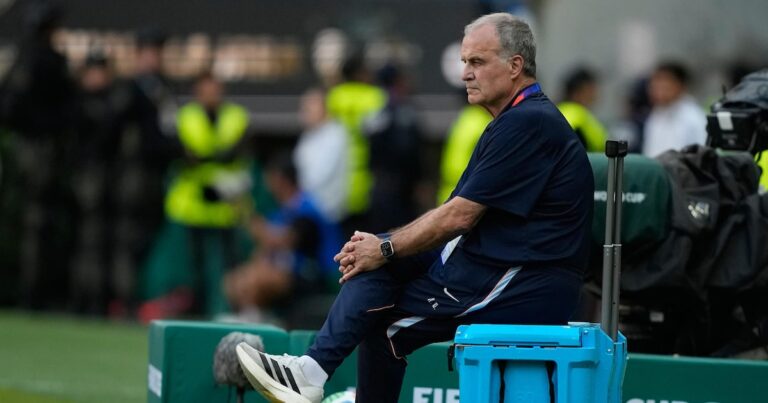 Bronca no Flamengo e Muslera com febre: Bielsa fala em provável adeus ao Uruguai após vexame na Copa