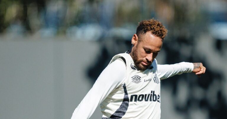 Cuca garante o retorno de Neymar ao time do Santos sábado contra a Chapecoense na Vila Belmiro