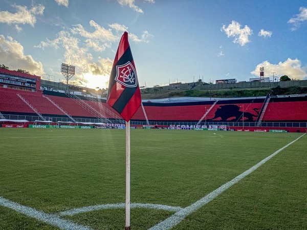 Vitória publica comunicado repudiando falas de Abel Ferreira; entenda