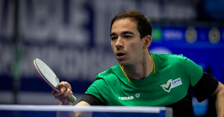 Hugo Calderano vence o 31º do mundo com facilidade e avança à semi em São José dos Campos