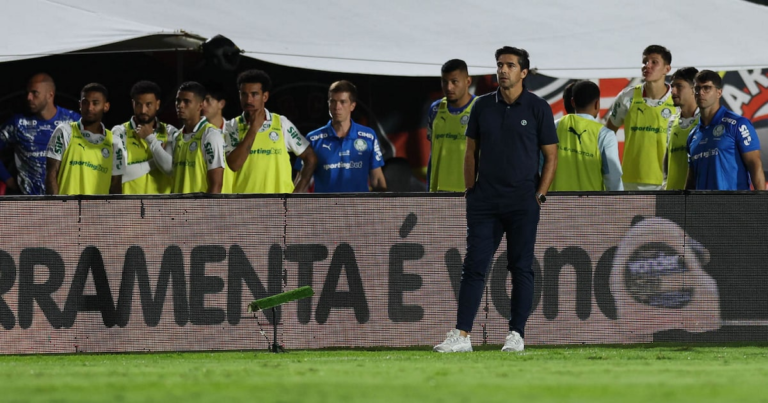 Abel exime arbitragem de erro: ‘Difícil jogar contra o Palmeiras com 11, imagina com menos dois’