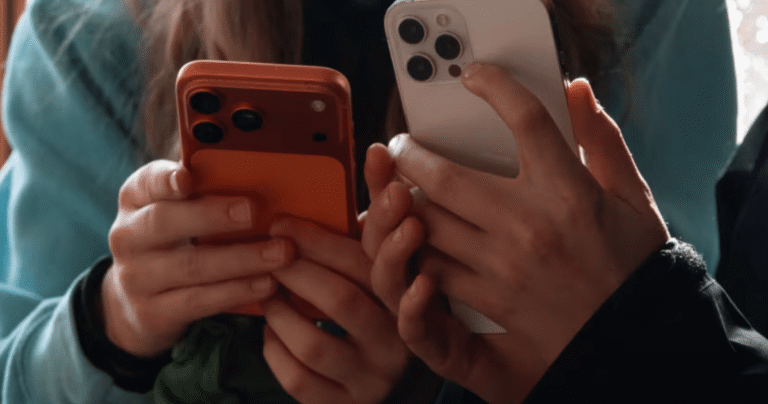Remessas globais de smartphones atingem nível mais baixo em 13 anos