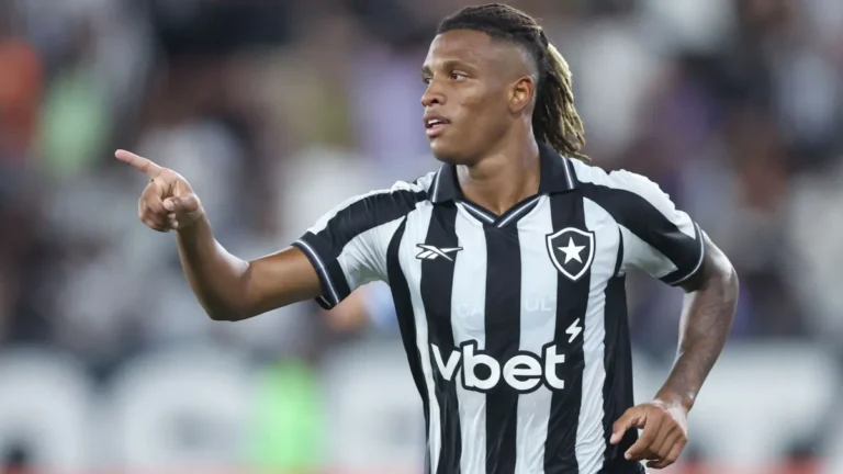 Palmeiras não desiste e Danilo é prioridade