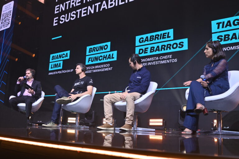 ‘Titanic está indo ao iceberg e não dá para tocar violino’, diz ARX
