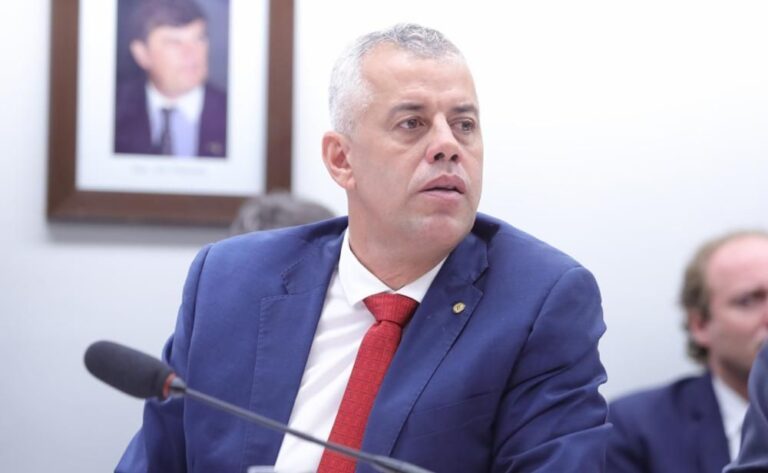 Deputado acusa Itamaraty de politizar classificação do PCC e CV | Blogs | CNN Brasil