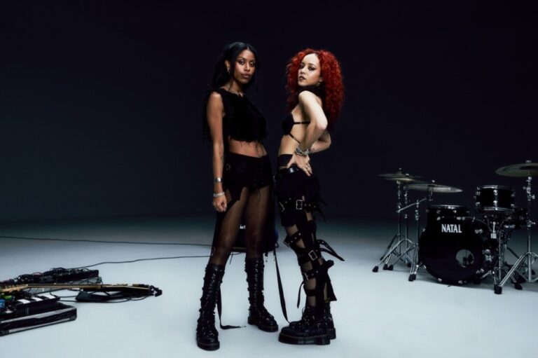 Nova Twins anuncia show em SP com The Mönic e MC Taya