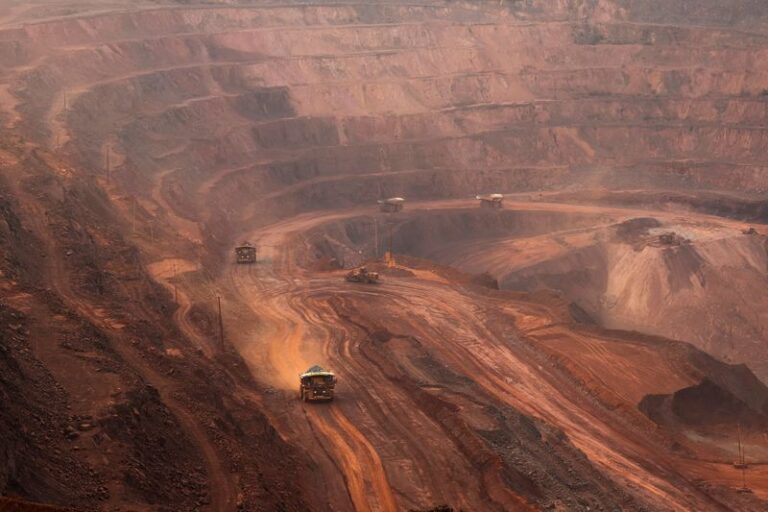 Minério de ferro cai 1% em Dalian com produção da Vale