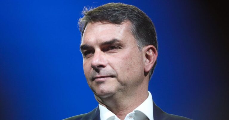 PL faz última ofensiva sobre Republicanos por apoio a Flávio Bolsonaro | Blogs | CNN Brasil