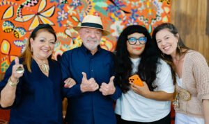 Lula inclui João Campos entre novas lideranças e cobra projeção nacional
