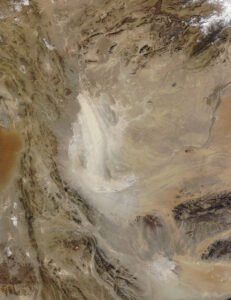 Nuvem de poeira avança sobre Afeganistão e Irã em imagem captada pela NASA