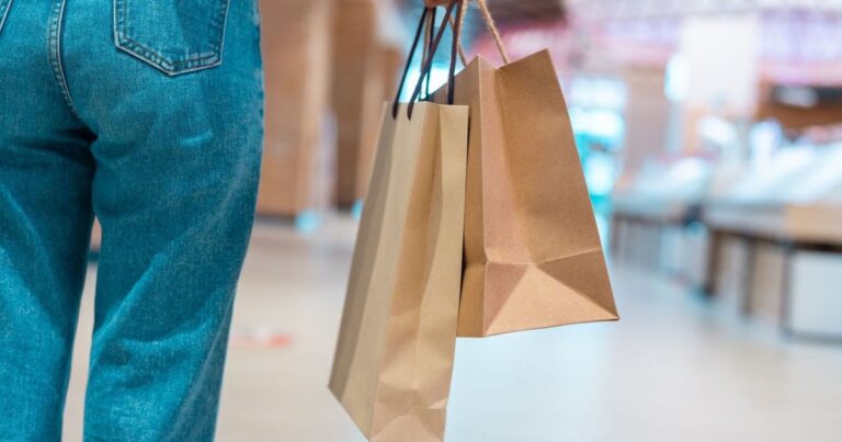 Dia dos Pais: Shoppings projetam R$ 4,4 bi, mas consumidor segue cauteloso