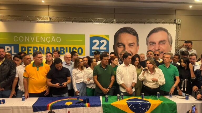 Raquel dá o troco em Dudú da Fonte e Mendonça Bota bolsonaristas no palanque de Raquel