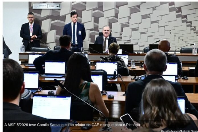 Comissão de Assuntos Econômicos do Senado durante análise do financiamento para energia renovável