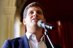 João Campos reage à denúncia sobre ‘gabinete do ódio’ e dispara: “É criminoso e absurdo”