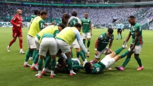 Palmeiras abre seis pontos com show de Flaco Lopes no NuBank parque