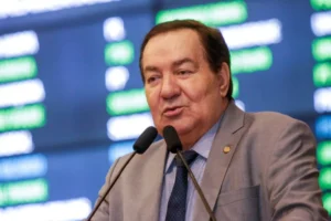 Ex-prefeitos pendurados com a justiça que podem ficar fora das Eleições 2026 em PE